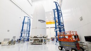 Amazon запускає перші 27 супутників для власної інтернет-мережі