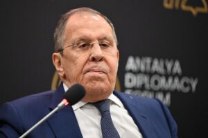 Лавров: РФ готова до поступок щодо України