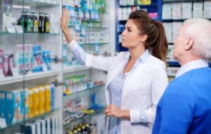 Новини України - МОЗ планує виявляти аптеки без дипломованих фармацевтів