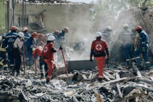 Новини України - МЗС: у дипустановах України приспустять прапори через атаку на Київ