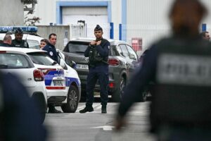 Напади на в’язниці у Франції: затримано близько 20 підозрюваних