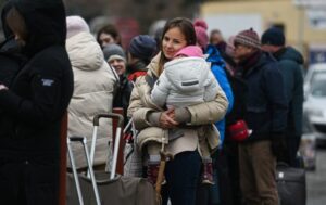 Наші за кордоном: що чекає на українських біженців у випадку перемир’я