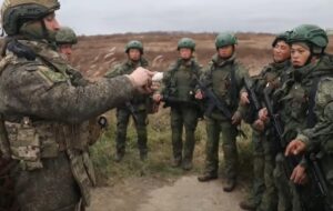 Новини світу - Пропагандисти РФ показали підготовку солдатів КНДР