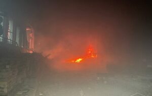 Без категорії - РФ вдарила дронами по Дніпру: постраждали 10 людей