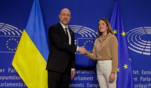 Шмигаль обговорив з головою ЄП продовження “транспортного безвізу”