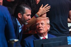 Син Трампа відвідає Румунію перед виборами президента – ЗМІ