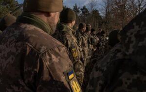 Стало відомо, скільки держслужбовців мобілізовано