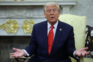 Трамп продовжив заборону РФ на вхід у порти США