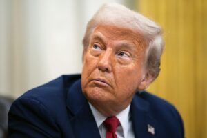 Новини світу - Трамп знову продовжив строки продажу TikTok