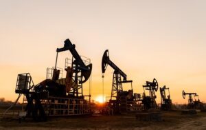Ціна нафти за місяць впала найбільше за три роки
