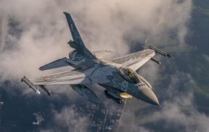 У Польщі жінка вперше стала пілотом F-16