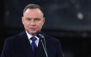 Новини світу - Увесь тягар у досягненні миру в Україні лежить на Трампі - Дуда