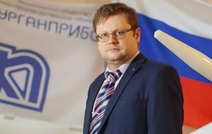 Били молотком по голові: у Росії напали на керівника оборонного заводу