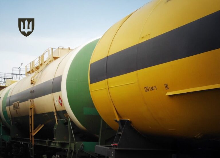 Франція відновила постачання авіапального для Сил оборони