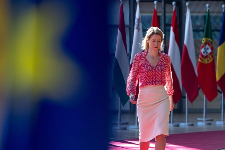 Каллас закликала Сербію зробити “стратегічний вибір” між Заходом і Сходом