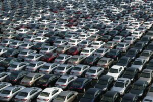 Китай продає кожне третє нове авто у світі