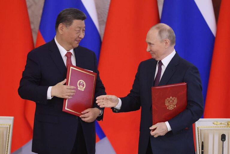 Китай утричі скоротив інвестиції в Росію
