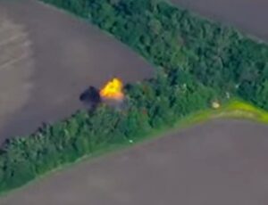 Оператори дронів уразили російську станцію РЕБ
