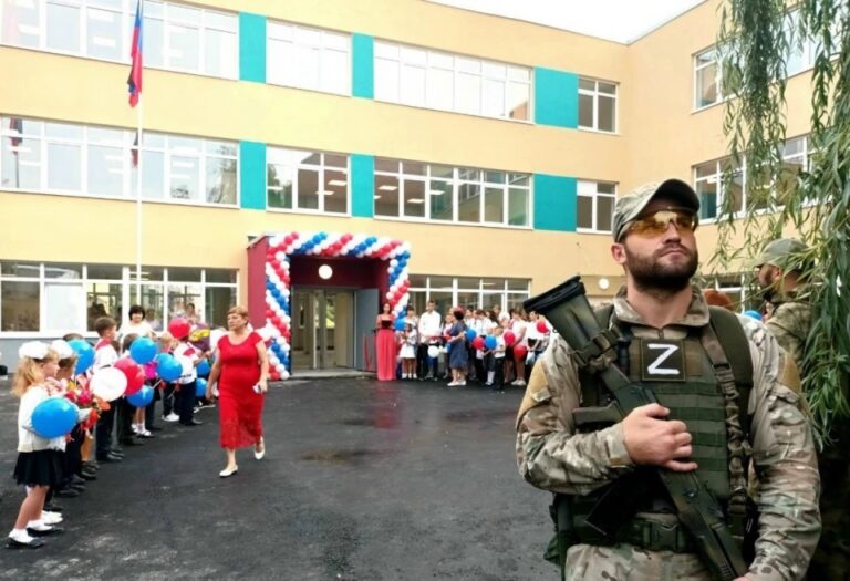 Росіяни на окупованій Луганщині закриють понад 100 шкіл – ОВА