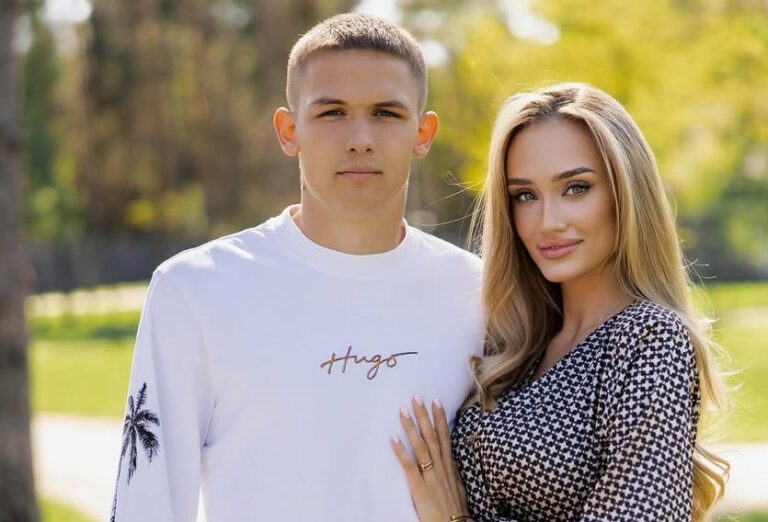 Сікан вперше став татом, про що повідомила його кохана, виклавши фото