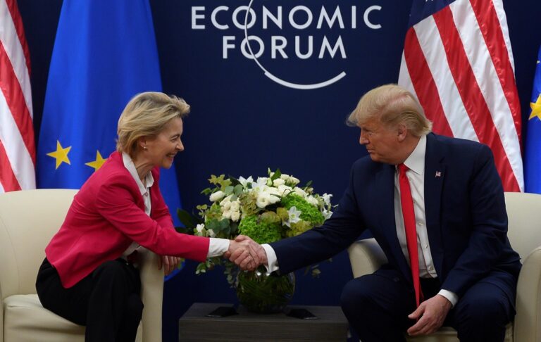 Трамп відклав мита на імпорт з ЄС