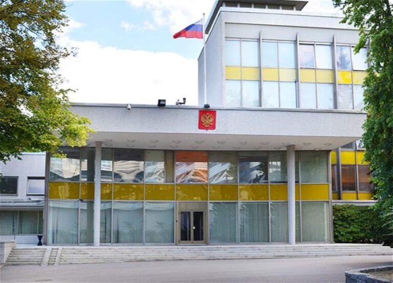 У Швеції дрон “атакував” посольство Росії