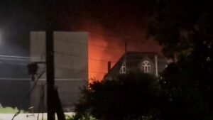 В Рильську дрон вдарив по готелю з російськими військовими