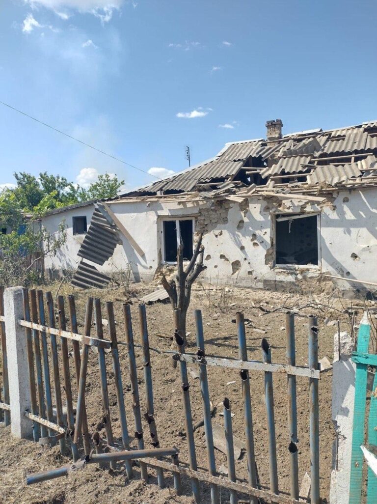 Армія РФ вдарили по житловому кварталі Херсона
