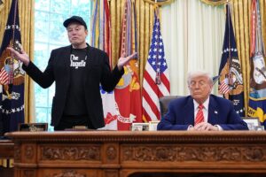 Новини світу - Божевільний і імпічмент. Трамп і Маск посварилися