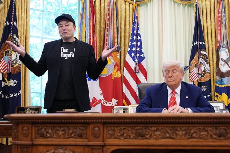 Божевільний і імпічмент. Трамп і Маск посварилися