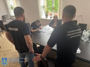 Бухгалтера “оборонки” підозрюють в ухиленні від сплати податків на 325 млн
