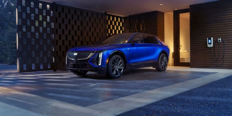 Cadillac відкликає електрокари Lyriq через проблему з дисплеєм