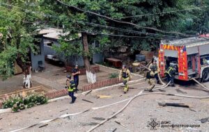 Дрон вдарив поряд із будівлею ТЦК у Кривому Розі