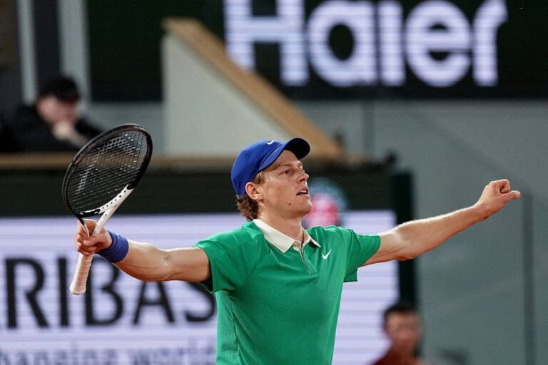 Джокович поступається в півфіналі Ролан Гаррос першій ракетці світу