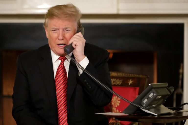 Дзвінок без миру. Трамп знову говорив з Путіним