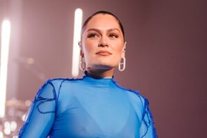 Jessie J оголосила про перемогу над раком грудей