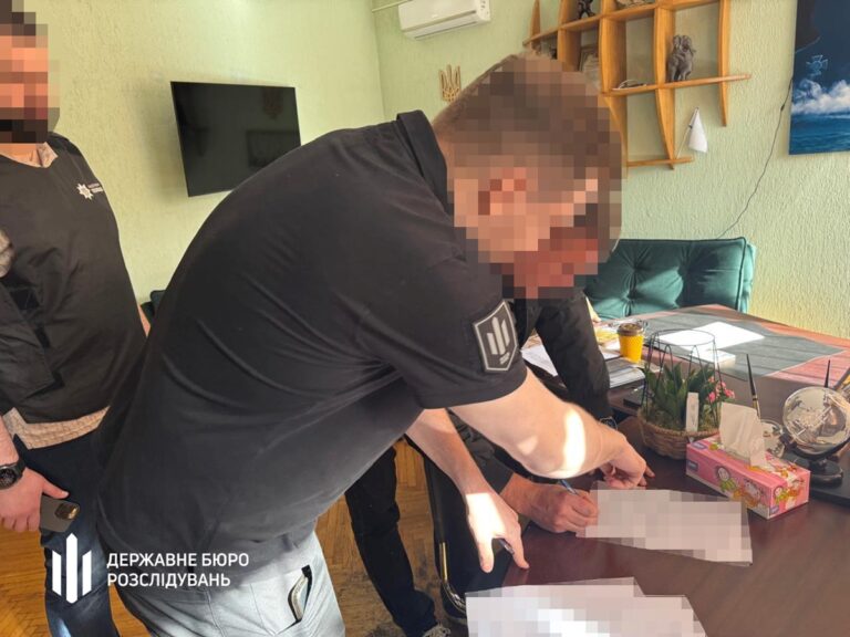Хабар керівництву Київзеленбуду: директор КП отримав підозру