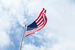 Пентагон привітав з Днем прапора США триколором РФ