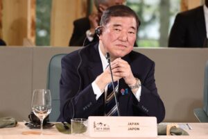 Новини світу - Прем'єр Японії відмовляється їхати на саміт НАТО - ЗМІ