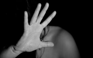 Про сексуальне насильство під час війни заявили понад 1100 українців