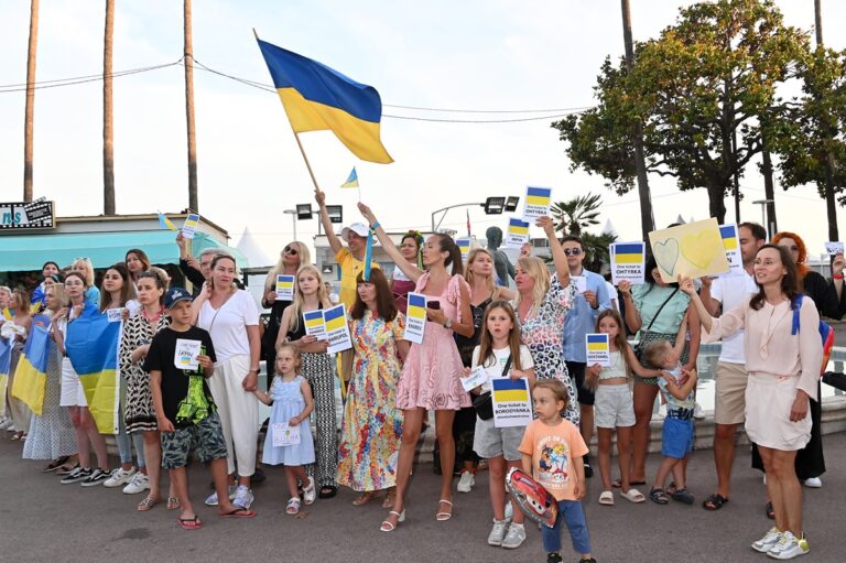 Продовжать востаннє: що відомо про захист українських біженців в ЄС