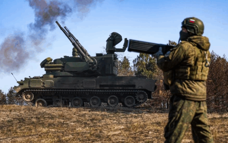 Росія під ударом безпілотників, вибухи пролунали у різних містах