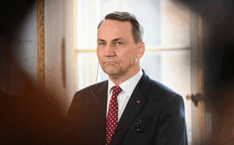 Сікорський пригадав Маску образу
