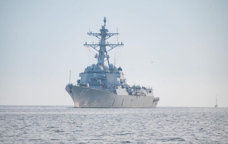 США збільшили угруповання есмінців у Середземномор’ї