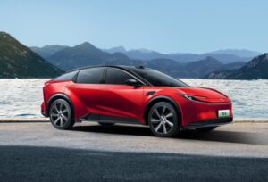 Авто новини - Toyota випустила електричний купе-кросовер bZ5 в Китаї