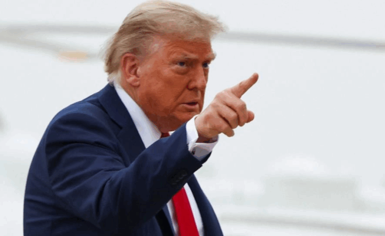 Трамп достроково залишає саміт G7 і прямує у США
