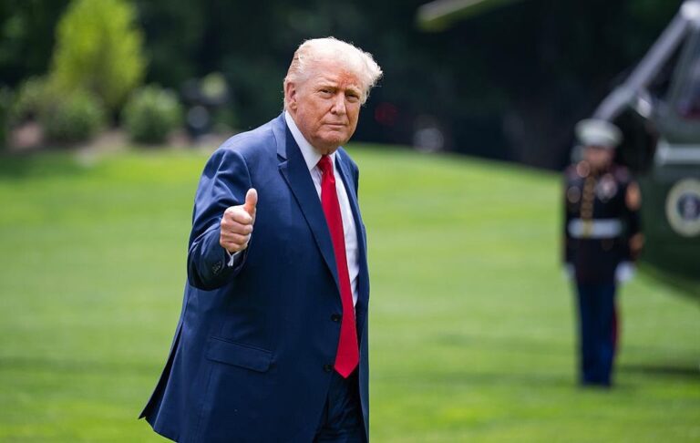 Трамп задекларував дохід у сотні мільйонів доларів