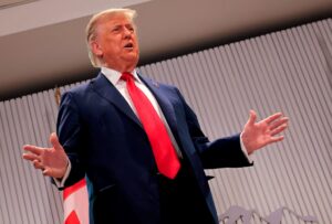 Трамп запустить мобільний оператор Trump Mobile