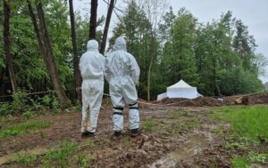 У Кабміні попередили про фейк щодо ексгумації загиблих поляків
