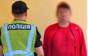 У Києві 49-річний чоловік катався між вагонами метро
